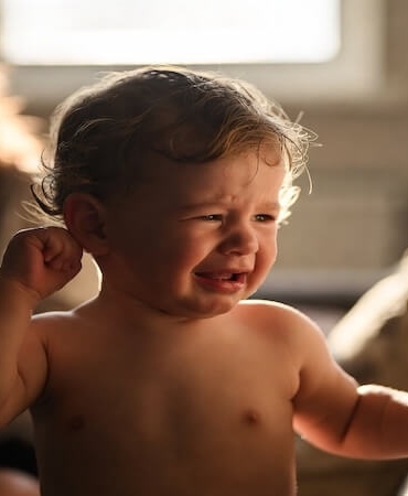 Çocuğunuz Kulağını Sık Çekiştiriyorsa Mesajı Alın